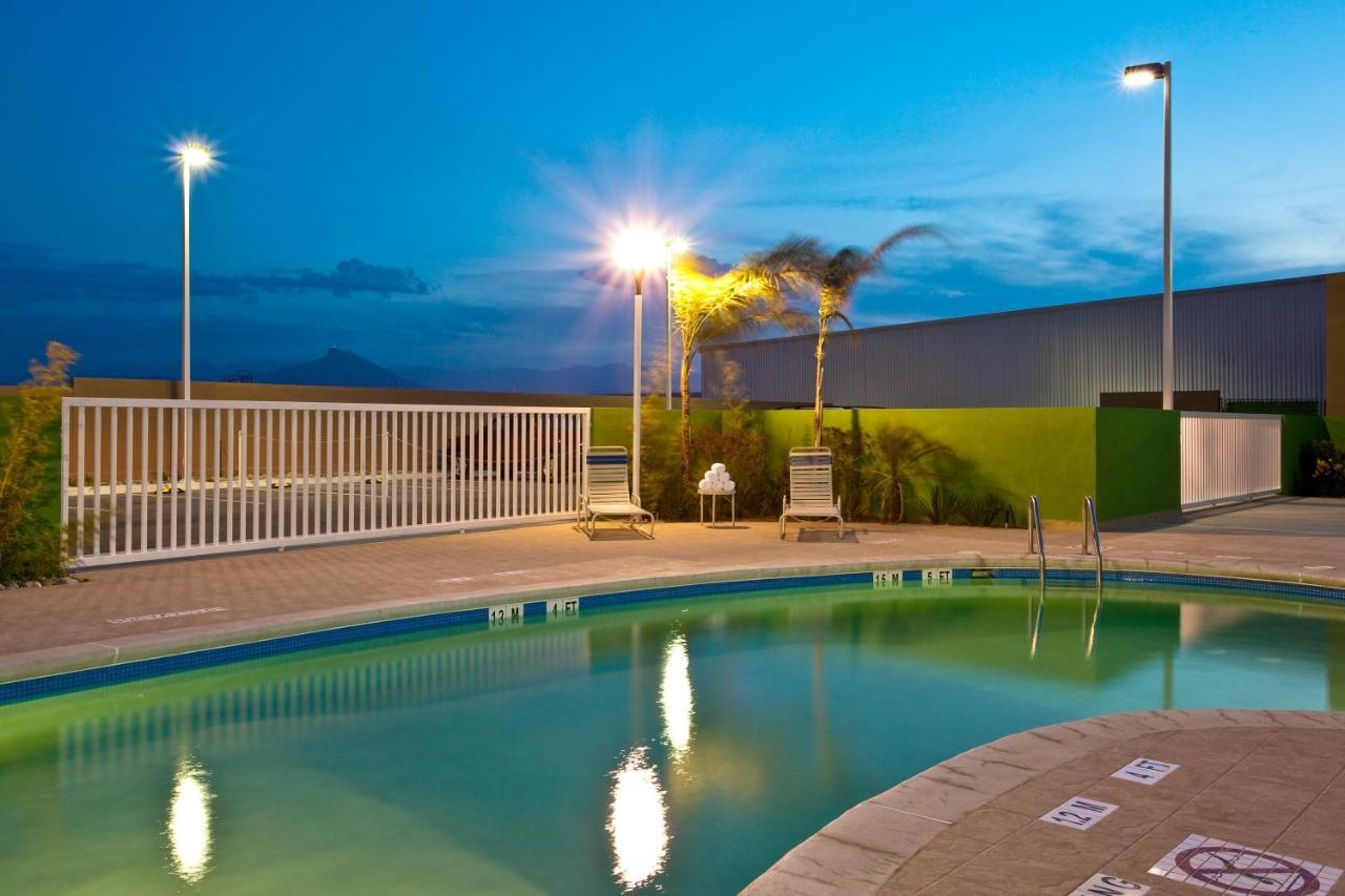 Holiday Inn Express & Suites Monterrey Aeropuerto By Ihg Аподака Экстерьер фото